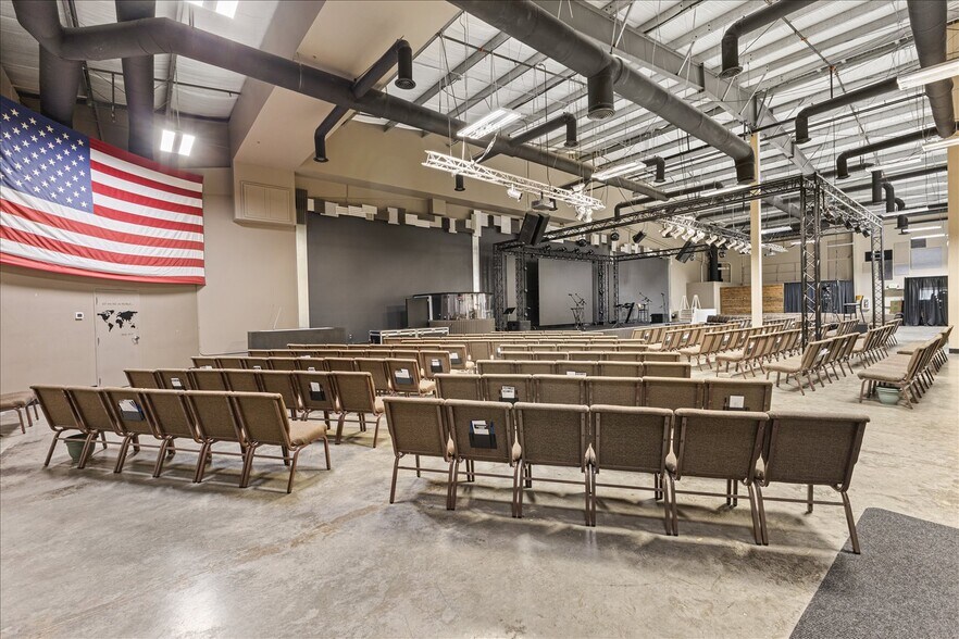 More Photos Of 18824 Smokey Point Blvd, Arlington Warehouse For Sale
