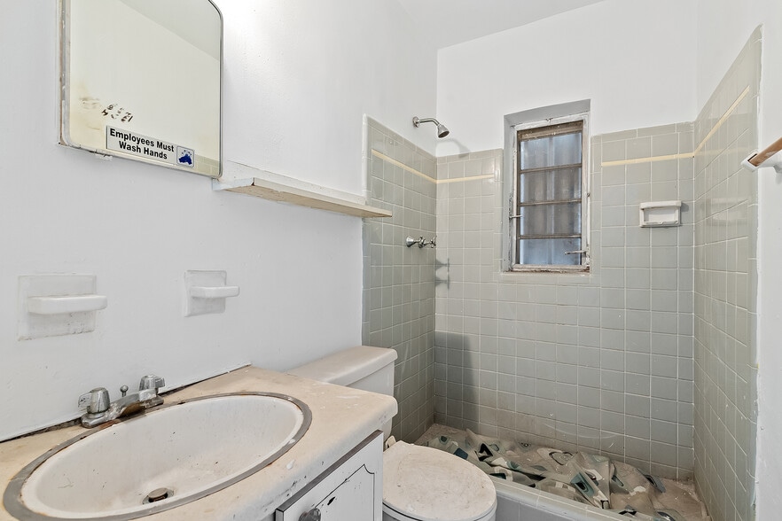 More Photos Of 810 NE 4th Ave, Fort Lauderdale Storefront Retail Office For Lease