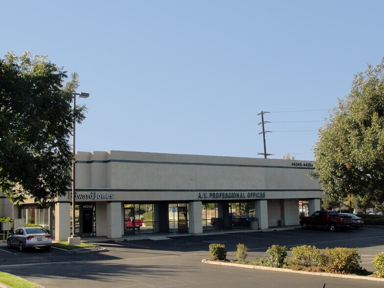 More Photos Of 44300 Lowtree Ave, Lancaster Office For Sale