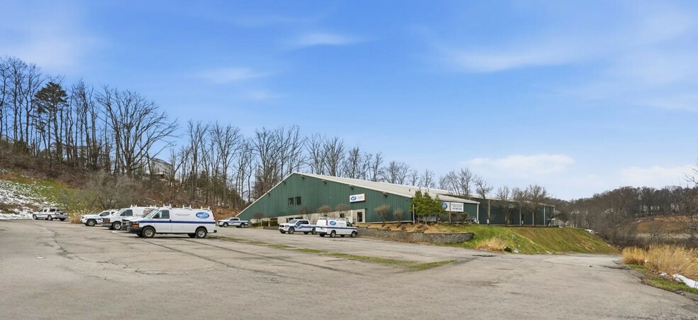 More Photos Of 1035 Executive Dr, Gibsonia Industrial For Sale