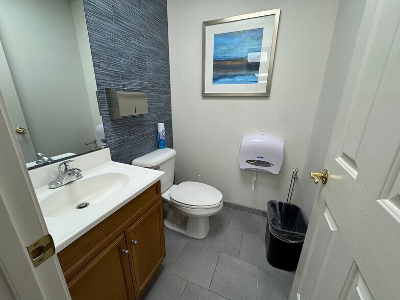 More Photos Of 5 Durham Rd, Guilford Medical For Lease