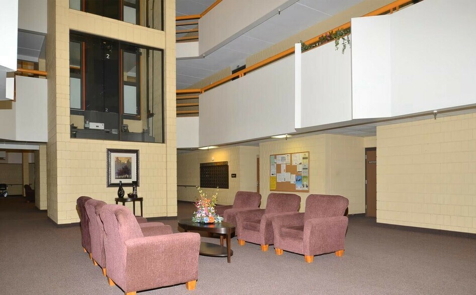 More Photos Of 208 2nd St NW, East Grand Forks Apartments For Sale