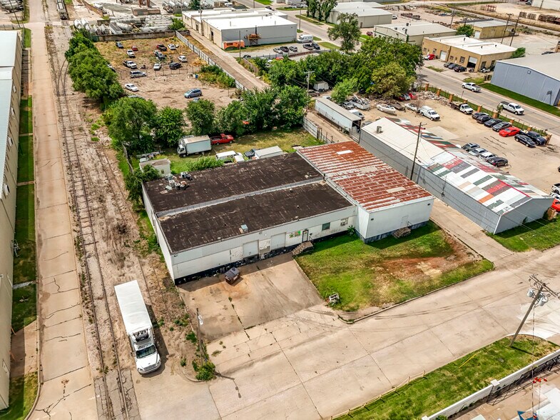 More Photos Of 925 E 19th St, Wichita Warehouse For Sale