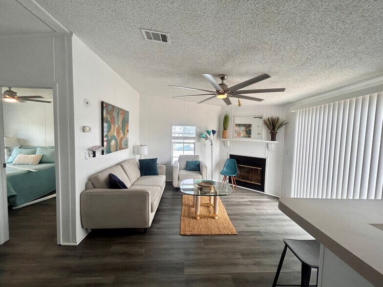 More Photos Of 6501 Boatyard Dr, Hudson Specialty For Sale