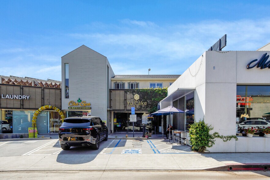 More Photos Of 11723-11733 Barrington Ct, Los Angeles Loft Creative Space For Lease