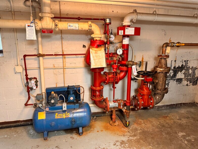 More Photos Of 618 Roswell NW Rd, Carrollton Healthcare For Sale