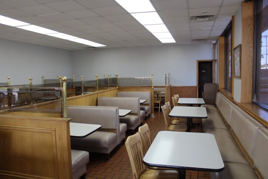 More Photos Of 1223 Main St, Woodward Fast Food For Sale