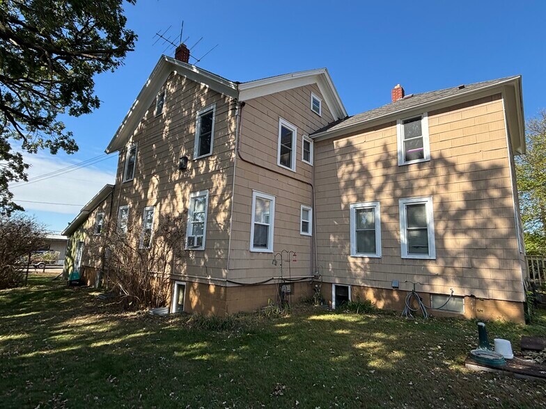 More Photos Of 11 3rd Ave S, Sauk Rapids Apartments For Sale