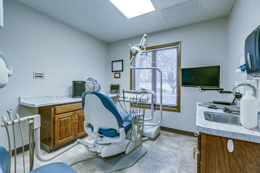 More Photos Of 2480 White Bear Ave N, Maplewood Medical For Sale