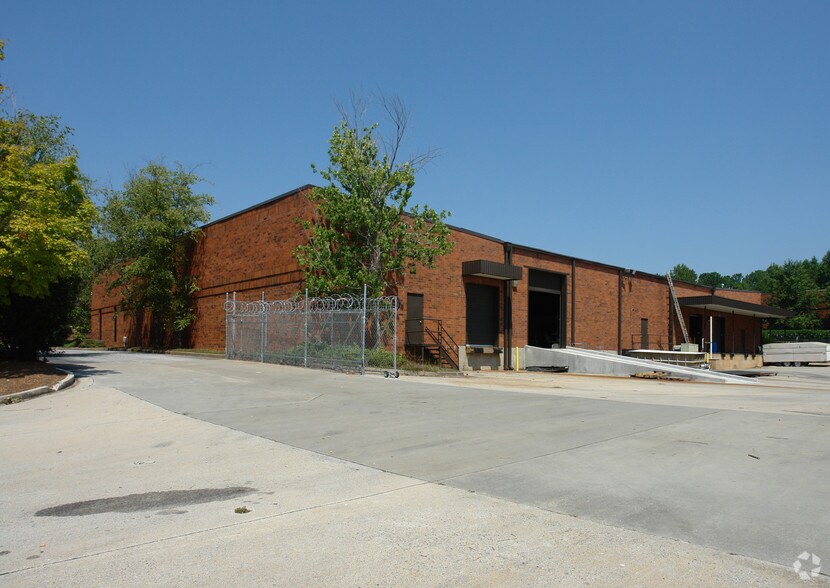 More Photos Of 2513 Royal Pl, Tucker Warehouse For Sale