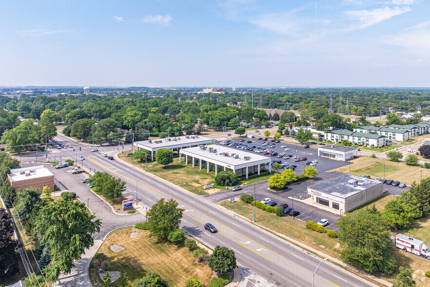 More Photos Of 815 N Larkin Ave, Joliet Office For Sale