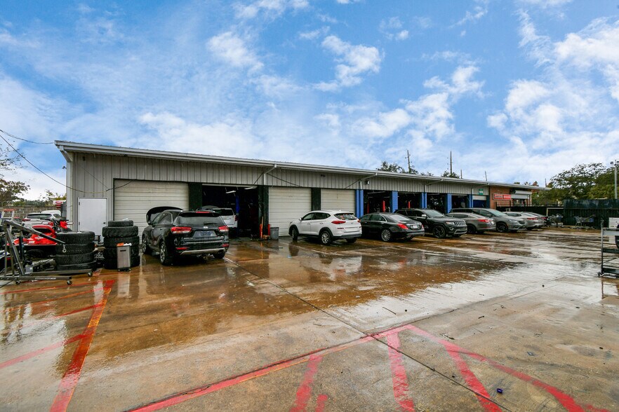 More Photos Of 2525 Westhollow Dr, Houston Auto Repair For Sale