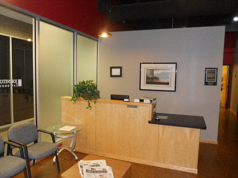 More Photos Of 207 N Chestnut St, Chaska Office For Lease