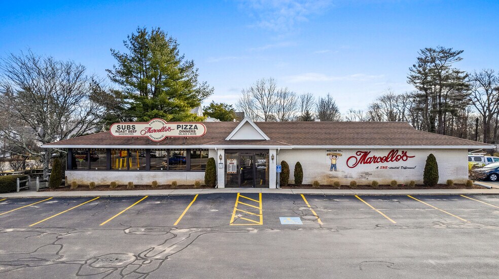 Primary Photo Of 733 Bedford St, Whitman Restaurant For Sale