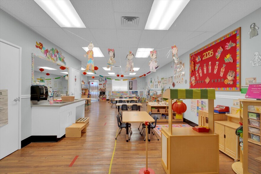 More Photos Of 20417 S University Blvd, Missouri City Schools For Lease