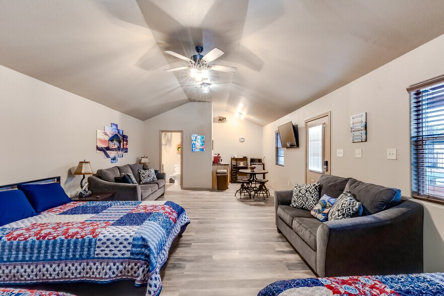 More Photos Of 200 King Ranch Rd, Gatesville Specialty For Sale