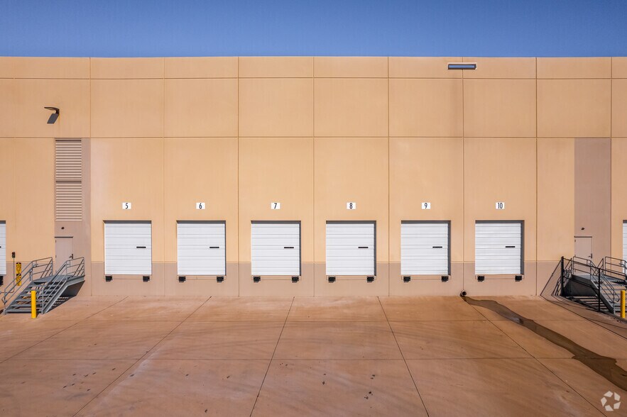 More Photos Of 4624 Clover Haven St, Dallas Warehouse For Lease