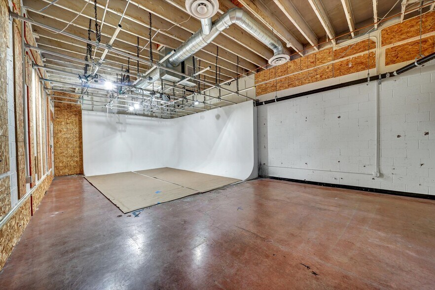 More Photos Of 1305 N Catalina St, Los Angeles Loft Creative Space For Lease