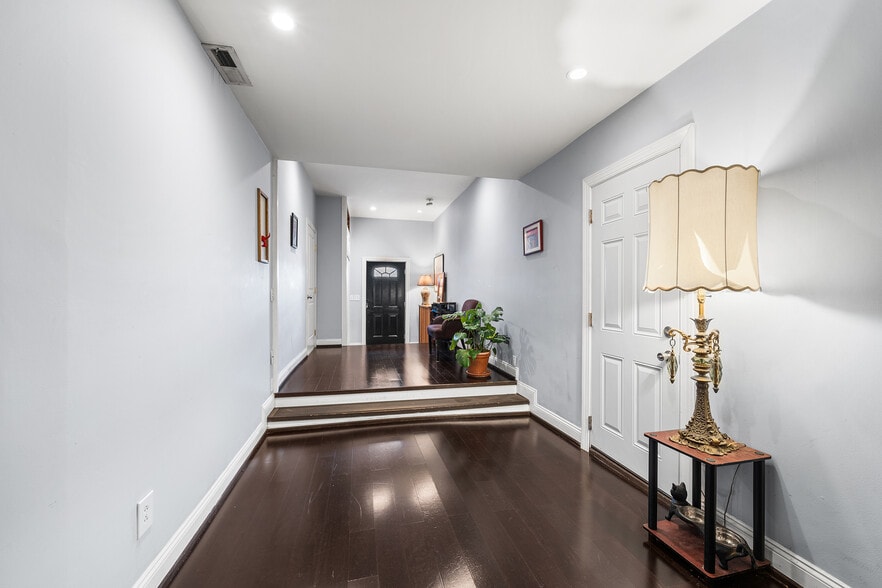 More Photos Of 1506-1514 E Wilt St, Philadelphia Auto Repair For Sale