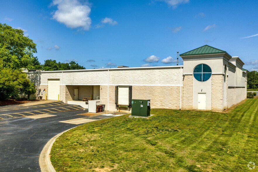 2920 Whitehall Park Dr, Charlotte, NC 28273 Flex/R&D For Lease