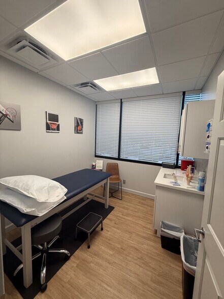 More Photos Of 9970 S Central Park Blvd, Boca Raton Medical For Lease