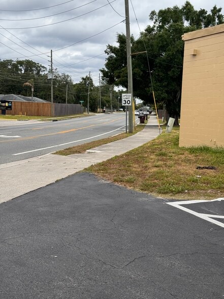 More Photos Of 1929 Clay St, Kissimmee Convenience Store For Lease