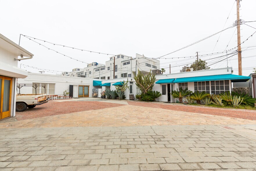 More Photos Of 891 Abbot Kinney Blvd, Venice Loft Creative Space For Sale