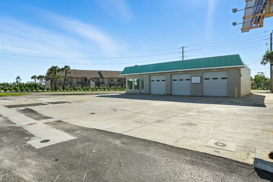 More Photos Of 19003 San Carlos Blvd, Fort Myers Service Station For Sale