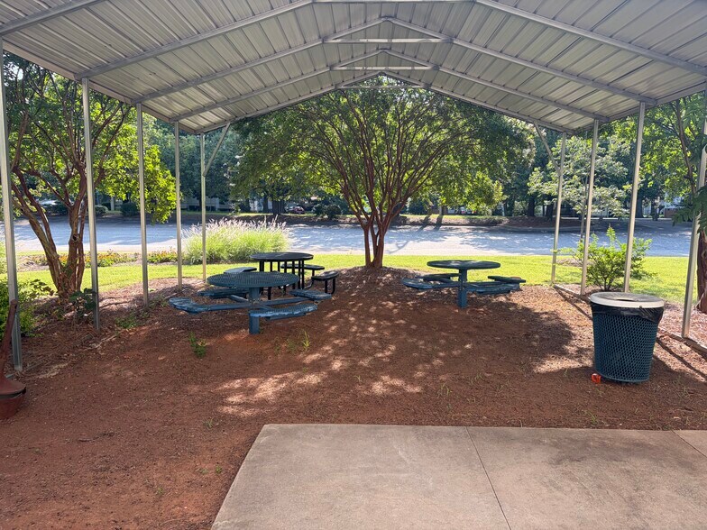 More Photos Of 4003 Clifton Rd, Greensboro Medical For Lease