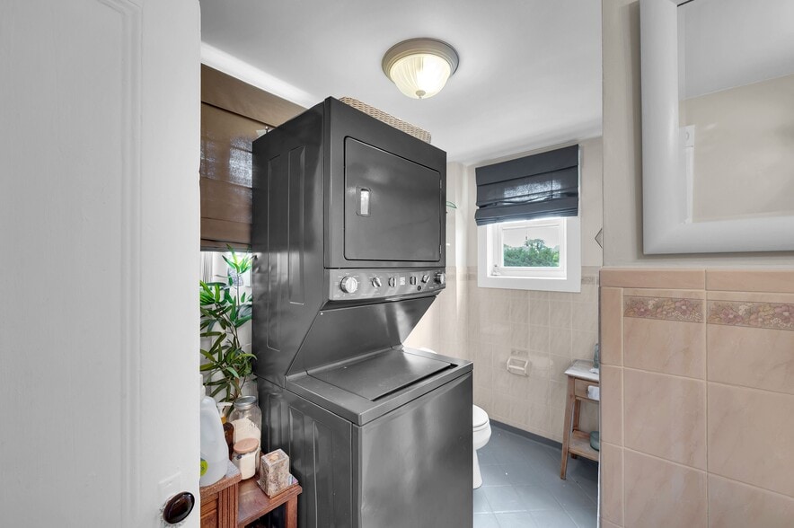 More Photos Of 396 2nd Ave, Long Branch Apartments For Sale