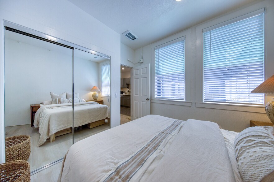 More Photos Of 574 3rd St, San Francisco Apartments For Sale