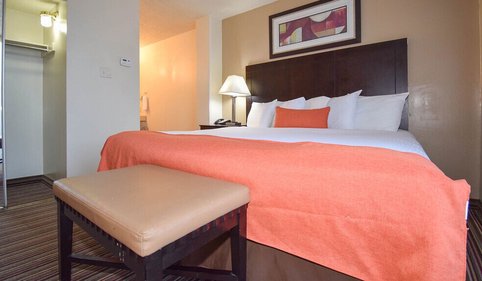 More Photos Of 250 Municipal Dr, Richardson Hotel For Sale