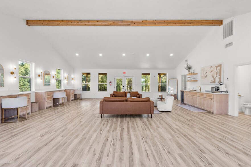 More Photos Of 9016 Private Road 2329, Terrell Lodge Meeting Hall For Sale