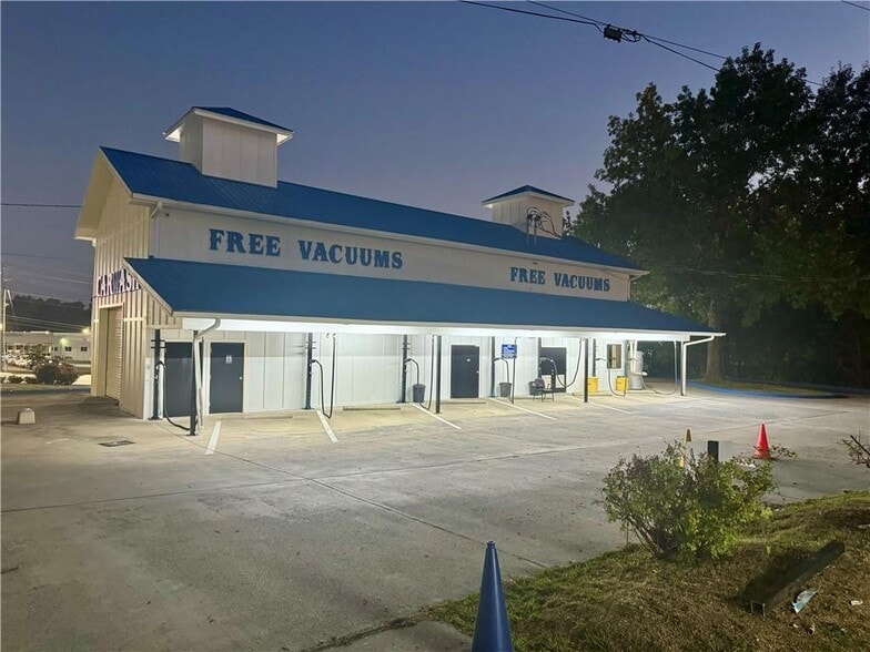 More Photos Of 605 S Wall St, Calhoun Carwash For Sale