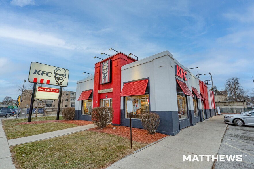 Primary Photo Of 2470 N Dr Martin Luther King Jr Dr, Milwaukee General Retail For Sale