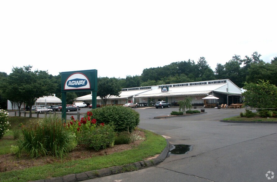 Primary Photo Of 11 Whitewood Ln, North Branford Garden Center For Sale