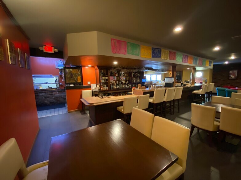 More Photos Of 1805 University Ave, Riverside Restaurant For Sale