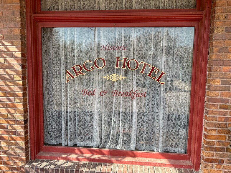 More Photos Of 211 W Kansas St, Crofton Hotel For Sale