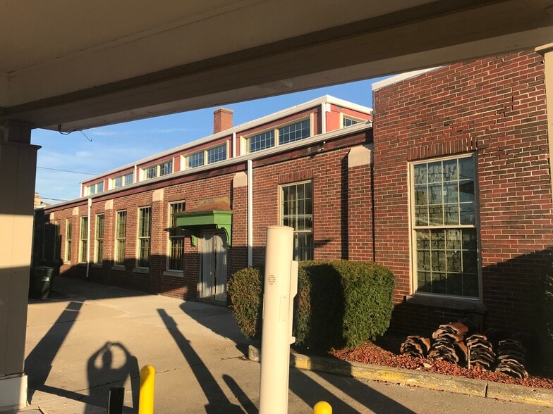 More Photos Of 137 E Washington St, Shelbyville Lodge Meeting Hall For Lease