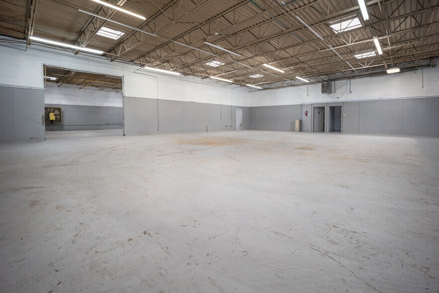 More Photos Of 3152 Broce Dr, Norman Light Manufacturing For Lease