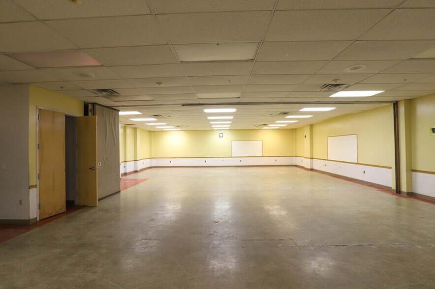 More Photos Of 184 Salem Ave, Dayton Office Residential For Lease
