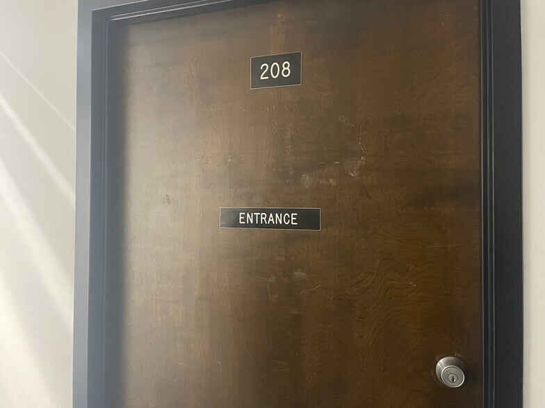 More Photos Of 346 Freeport Rd, New Kensington Medical For Lease