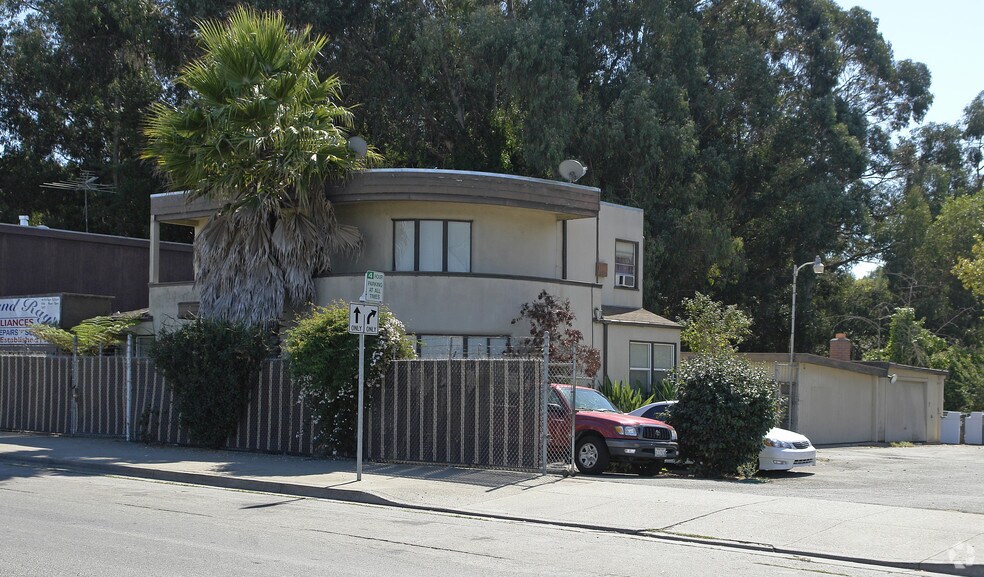 More Photos Of 2846 El Portal Dr, San Pablo Storefront Retail Residential For Lease