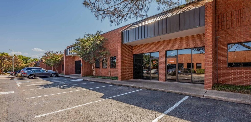 More Photos Of 13581 Pond Springs Rd, Austin Unknown For Lease