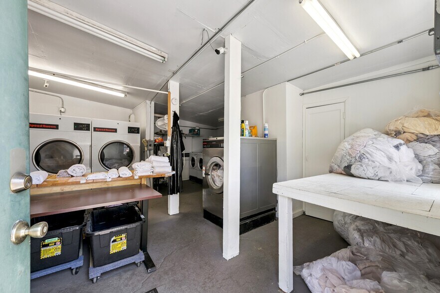 More Photos Of 2205 Lake Tahoe Blvd, South Lake Tahoe Storefront Retail Office For Sale