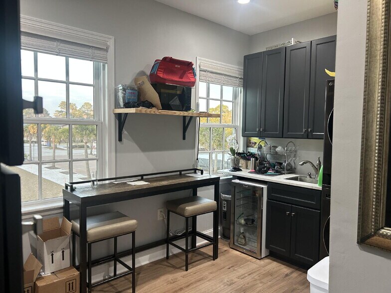 More Photos Of 150 State St, Bluffton Flex For Lease