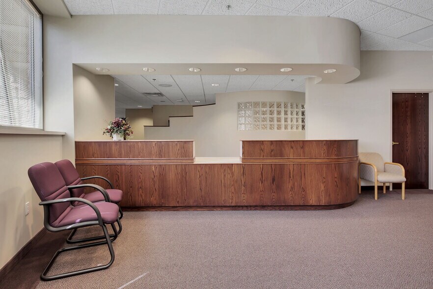 More Photos Of 1511 Northway Dr, Saint Cloud Medical For Sale