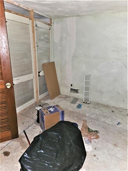 More Photos Of 6081 William Penn Hwy, Export Office For Sale