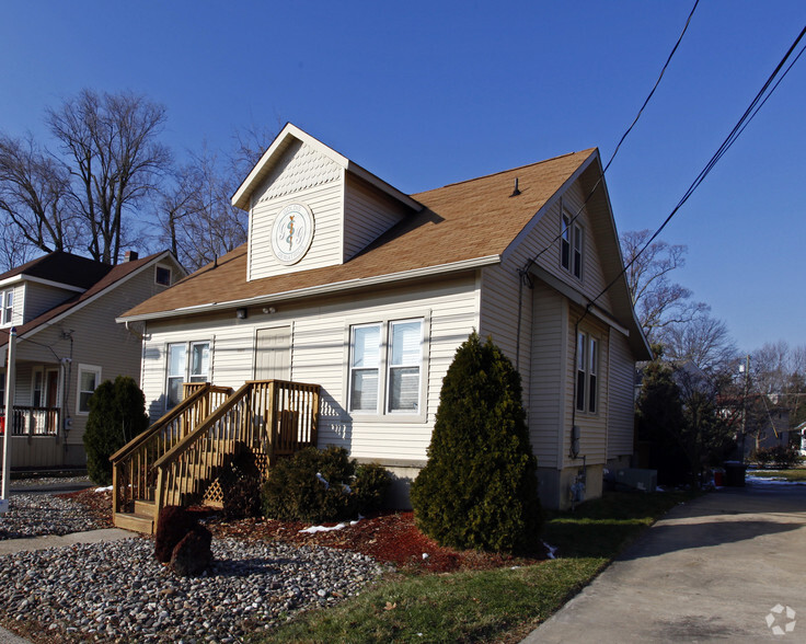 Primary Photo Of 119 E Laurel Rd, Stratford Medical For Sale