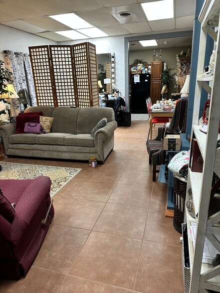 More Photos Of 92 Woodsdale Dr, Holiday Island Self Storage For Sale